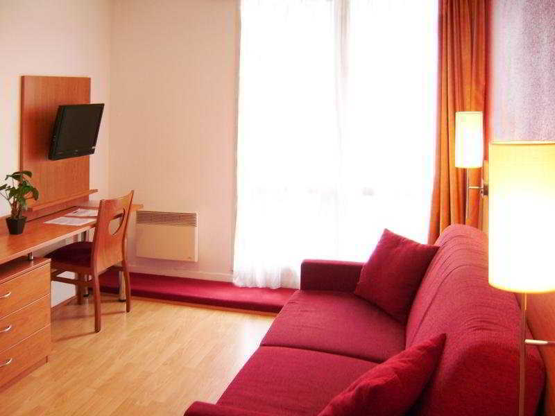 Sejours & Affaires Orleans Jeanne D'Arc Aparthotel Exterior foto